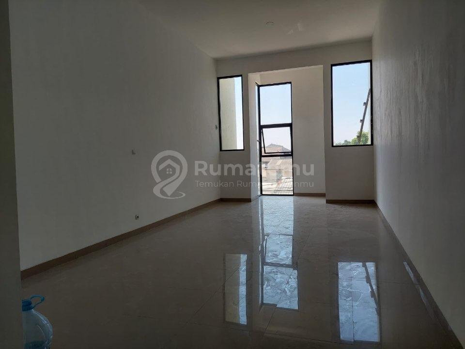 Dijual 4 Unit Ruko Baru 2 Lantai – Lokasi Premium Sayap Buah Batu Karawitan (Mainroad)