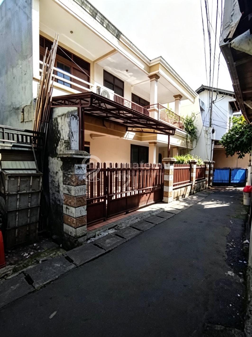 Jual Rumah Kos Binus Syahdan dekat pangsa pasar mahasiswa binus, Kemanggisan, Jakarta Barat