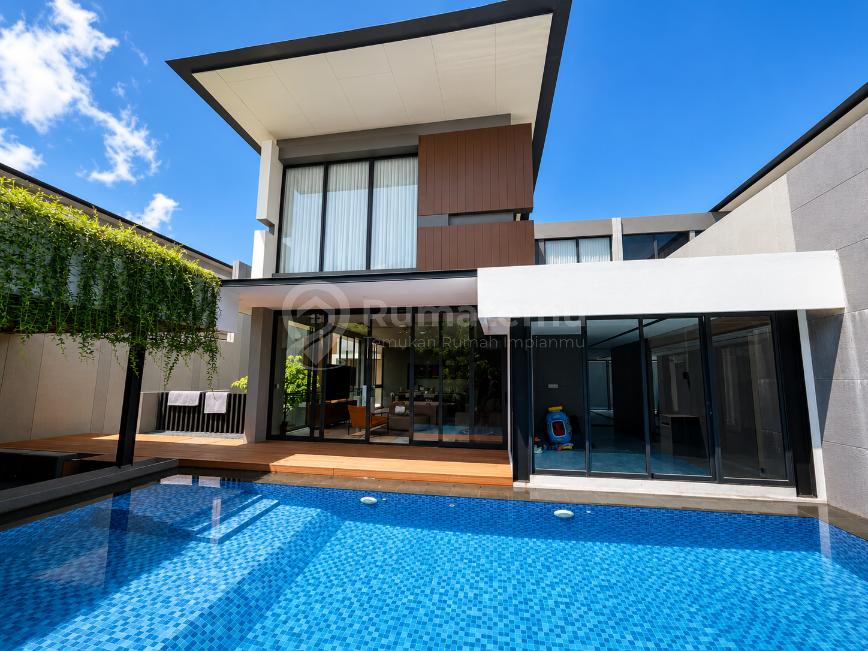 DIjual Rumah + Swimming Pool Berada Di BSD