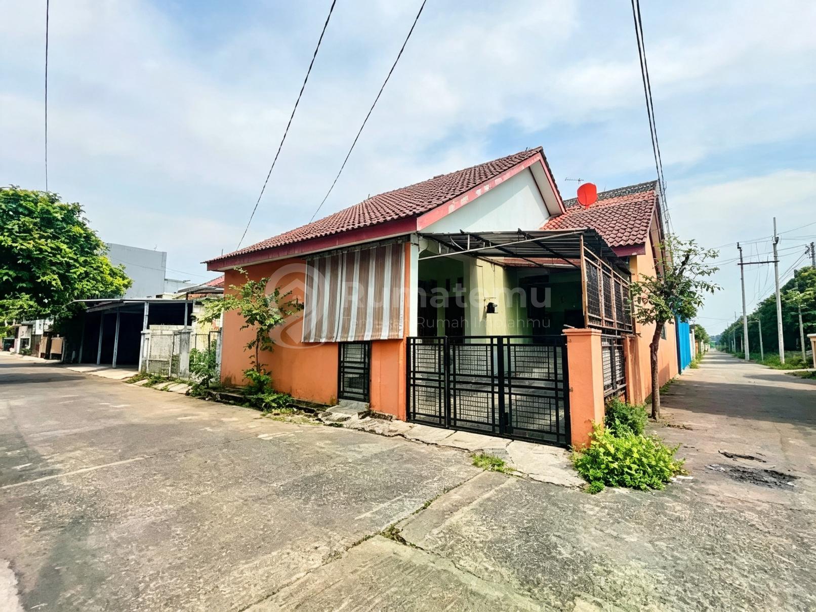 Murah ! Rumah Siap Huni Posisi Hook Cocok untuk Usaha, 5 Menit Exit Tol Sentul Sirkuit