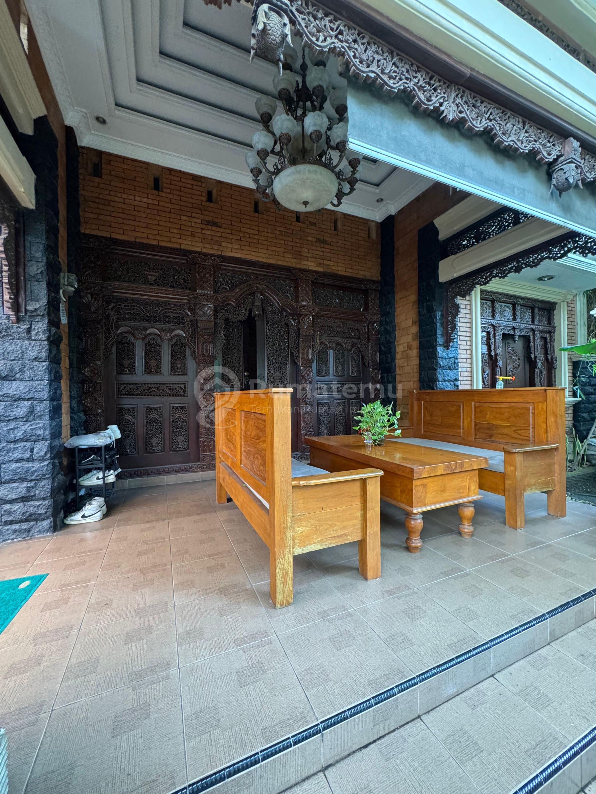 Dijual Rumah Estetik  Gebyog kayu Jati di Jangli  Dekat Akpol Semarang 