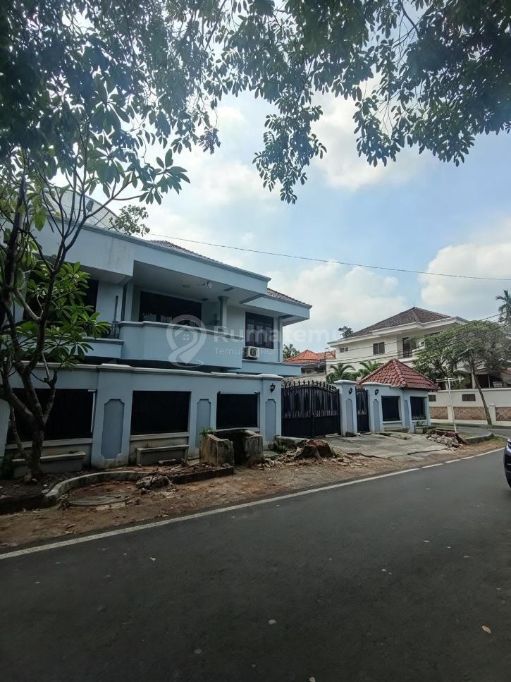 Dijual Rumah Hook 2 Lantai 6 BR Cempaka Putih Jakarta Pusat