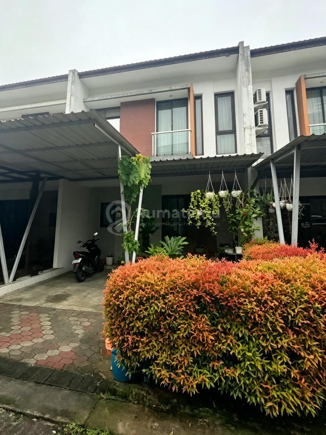 Rumah Cantik 2 Lantai Cluster Favorit Strategis Siap Nego