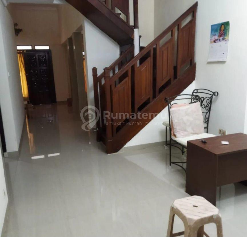 RUMAH BERTINGKAT DAERAH PONDOK INDAH DI JUAL