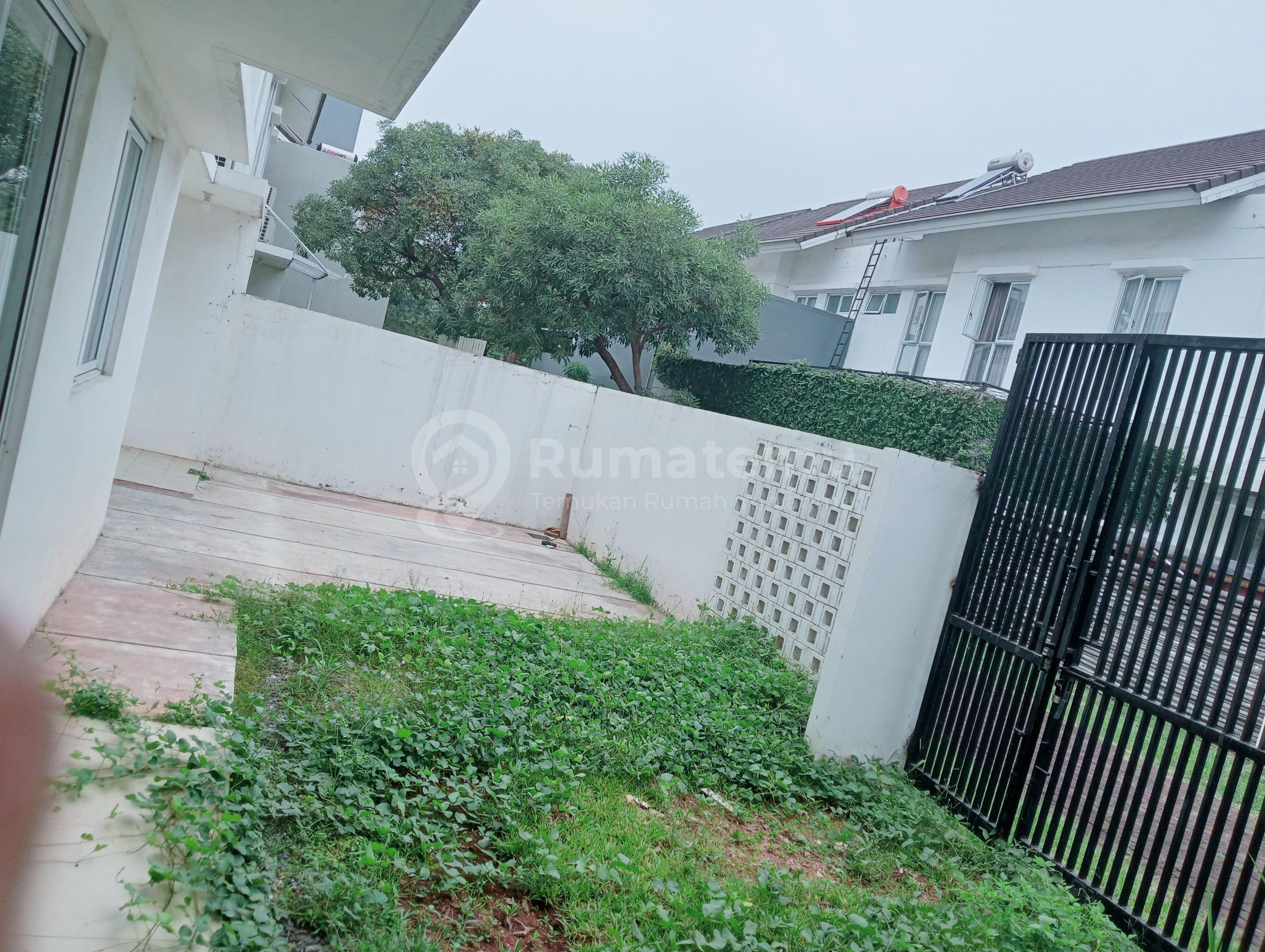 rumah di JGC cluster Palm Spring, Cakung Jakarta Timur