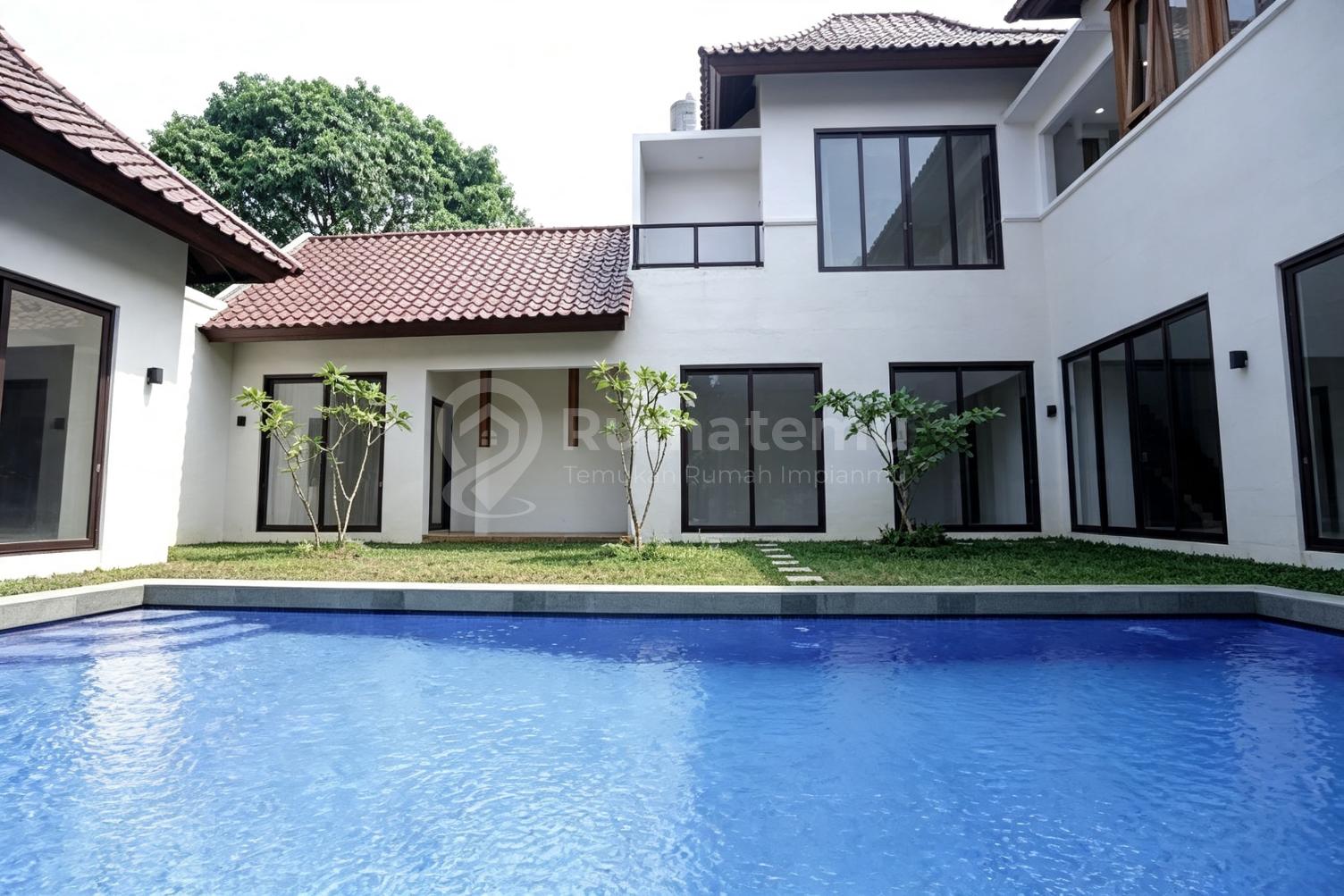 Dijual rumah mewah + swimming pool BU di Pasar Minggu, Jakarta Selatan