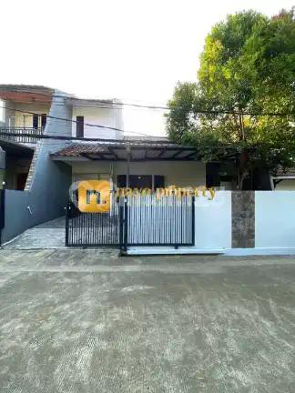 Rumah Bagus Tanah Luas Dalam Komplek Strategis di Jatibening