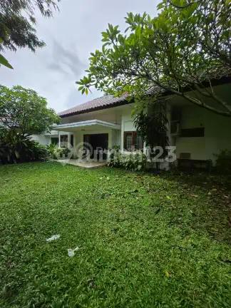 Wijaya [RUMAH]: Dijual - 1 Lantai- Swimming Pool - Halaman Luas