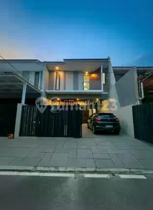 Rumah Baru Dalam Komplek di Cempaka Putih