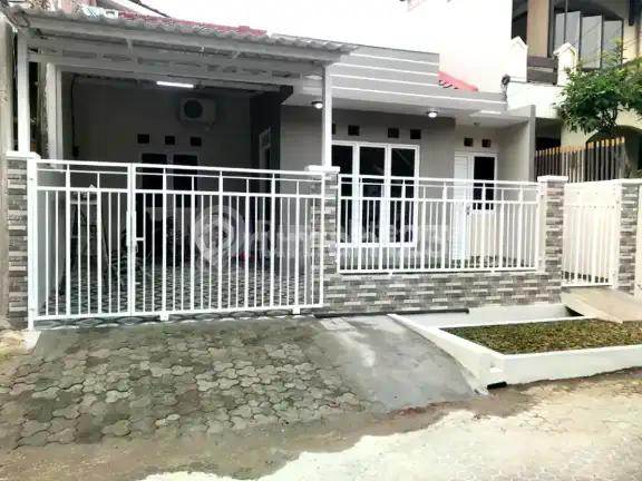 Rumah Bagus Dalam Komplek di Komplek Graha Cinere