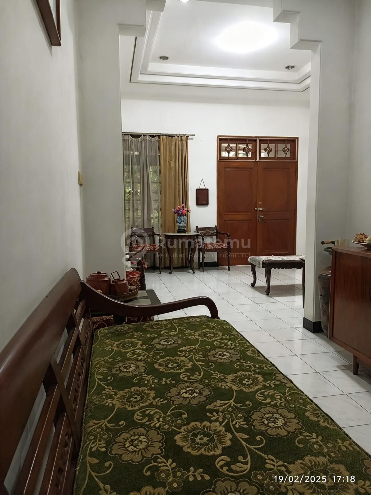 Dijual Rumah Mewah 2,5 Lantai 5 BR di Pegangsaan, Menteng Jakarta Pusat – Lokasi Premium!