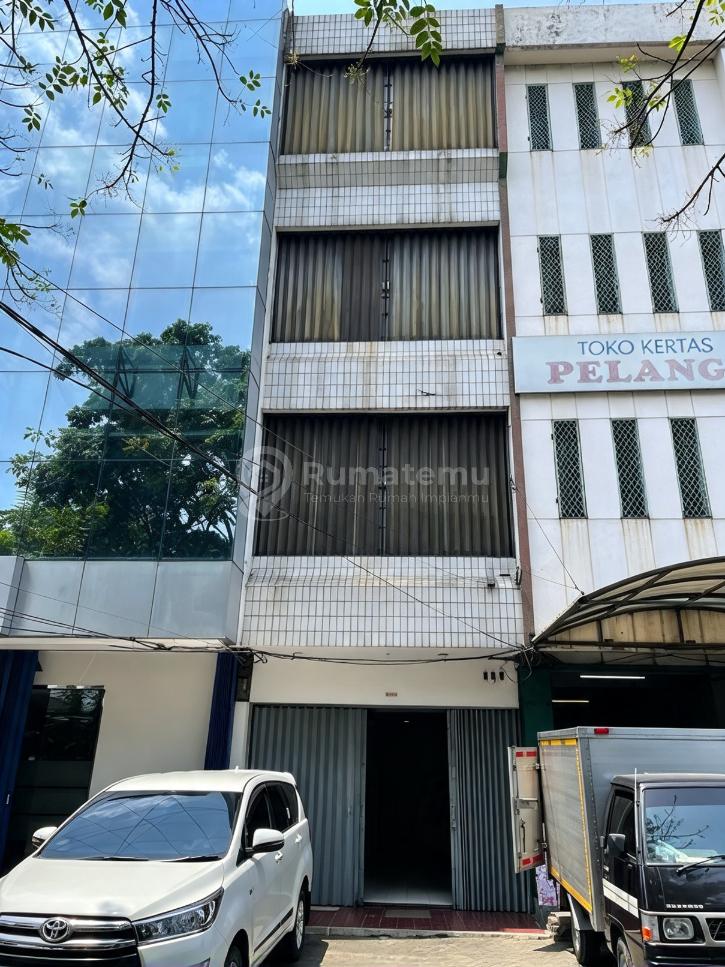 Dijual Murah Ruko 4 Lantai Strategis Letjen Suprapto Jakarta Pusat! LT 117M², LB 304M², SHM Cuma 4.7M Nett!, Akses Cepat Gerbang Tol Cempaka Putih & Halte TransJakarta.