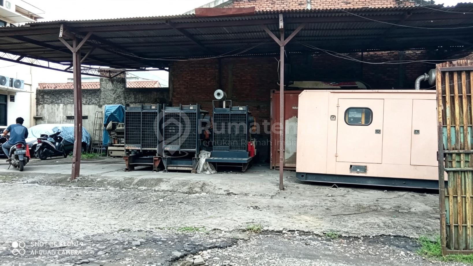 Gudang aktif di jl utama Bekasi dkt Harapan Indah