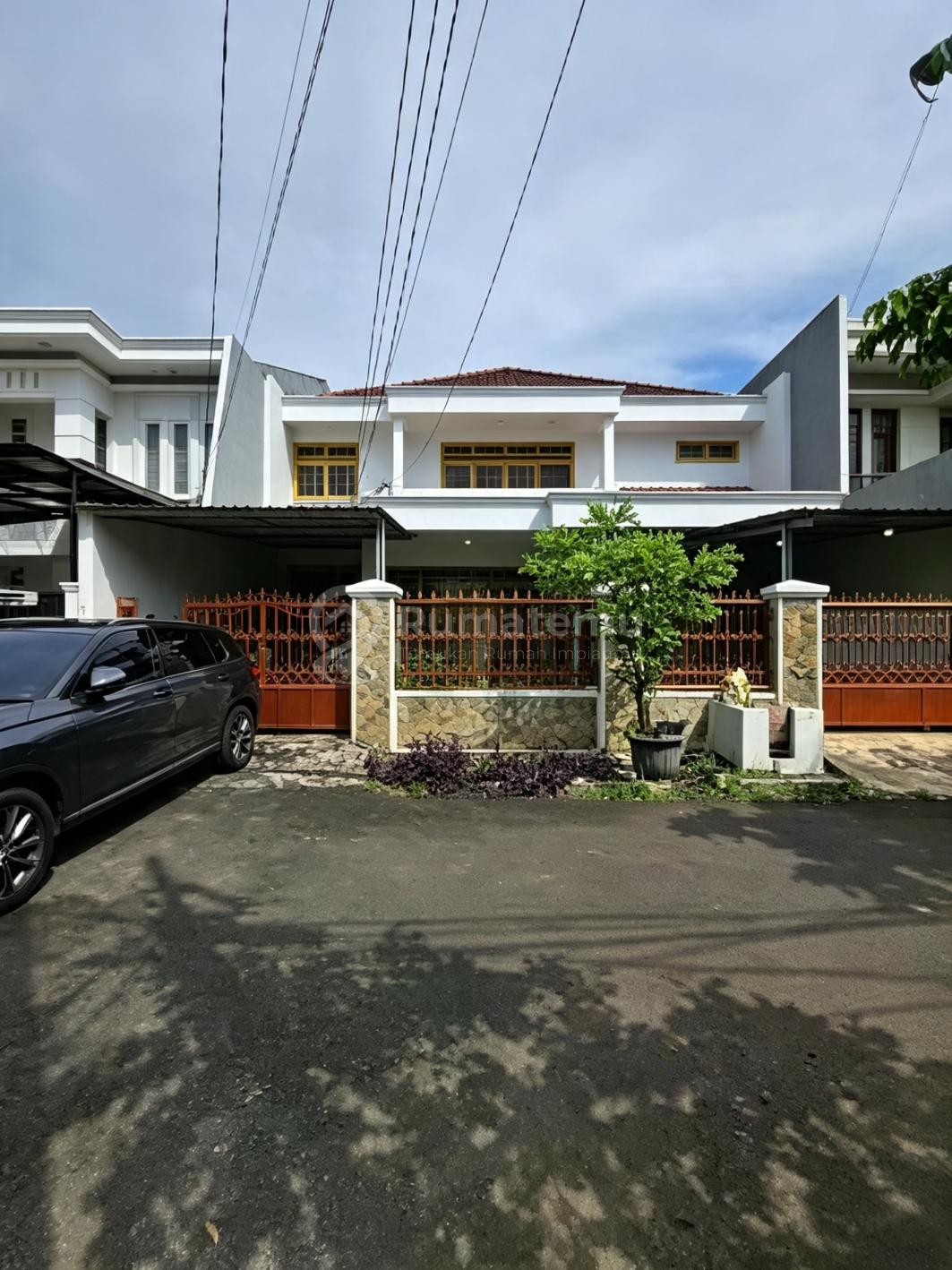 Rumah Secondary Dalam Komplek di Pondok Bambu