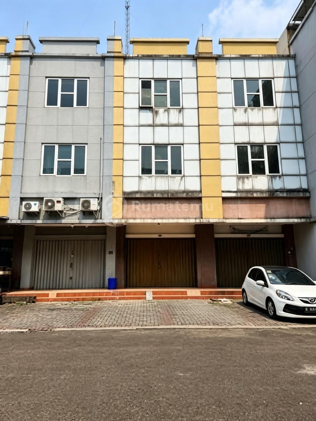 Ruko 2,5 Lantai Hadap Barat Sudah Hgb Bisa Kpr Semua Bank Golden Boulevard Bsd