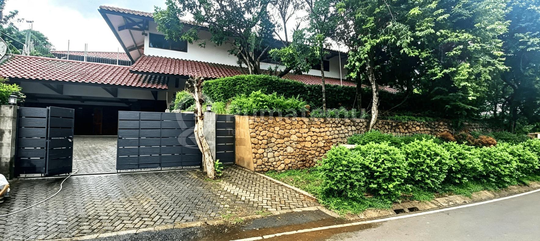 Hunian Eksklusif Bukit Golf Pondok Indah | Hook, Hadap Utara