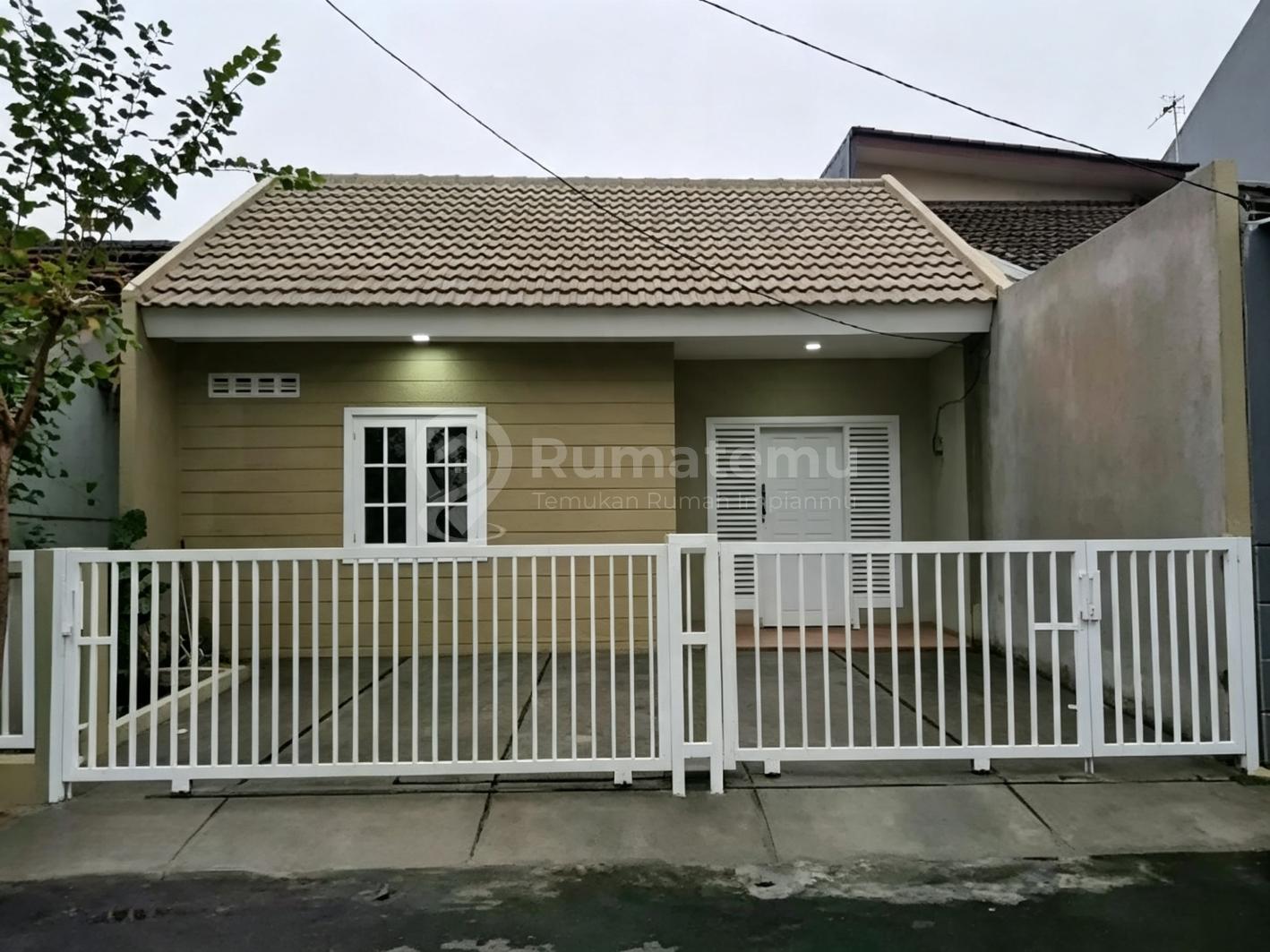 Rumah bagus dan strategis luas 113 meter sudah SHM carport 2 mobil Griya loka sektor 1.4 BSD