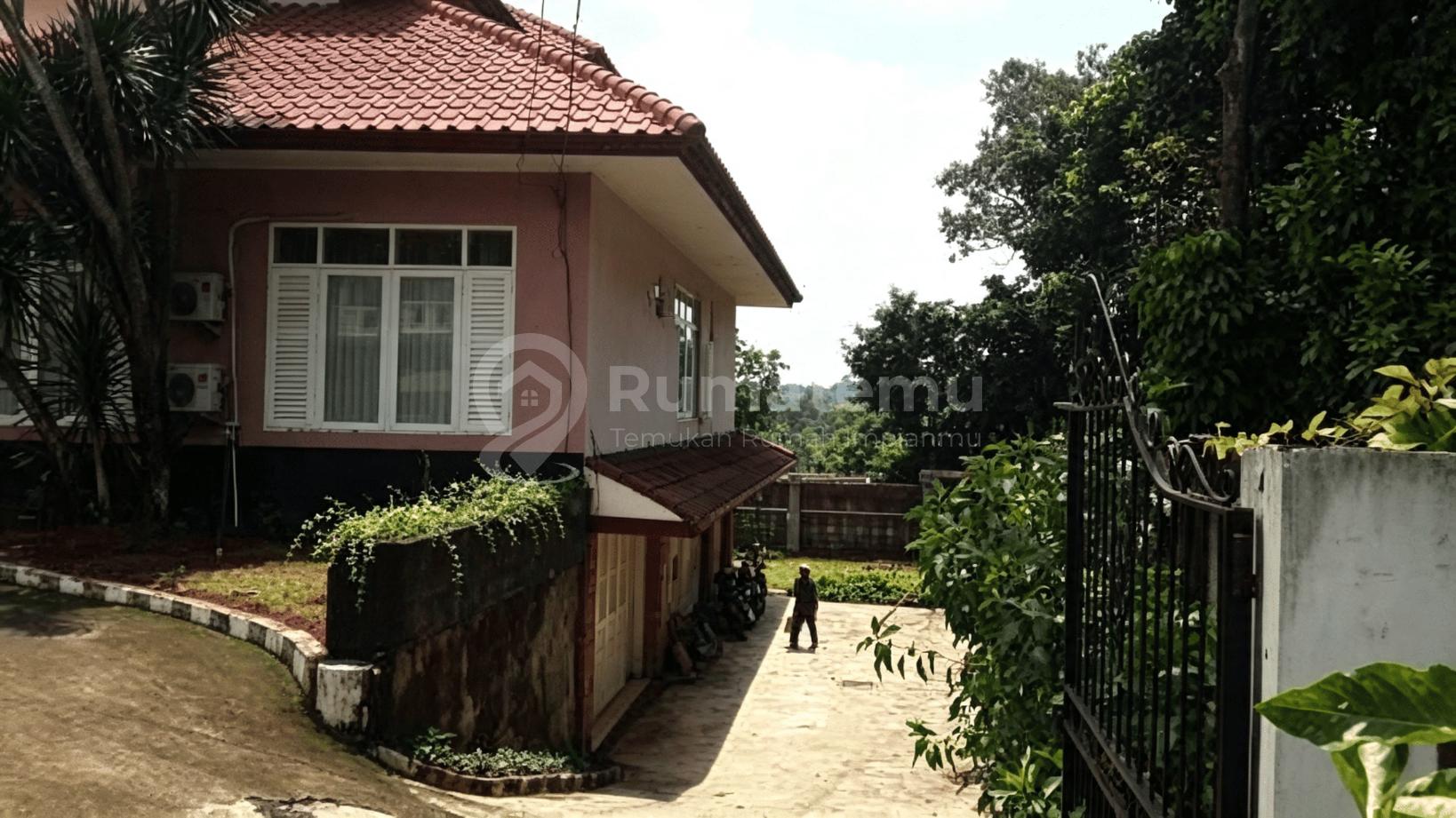 Disewakan Rumah Akses 2 jalan mobil Unfurnished bisa utk kantor di Pondok Labu, Cilandak