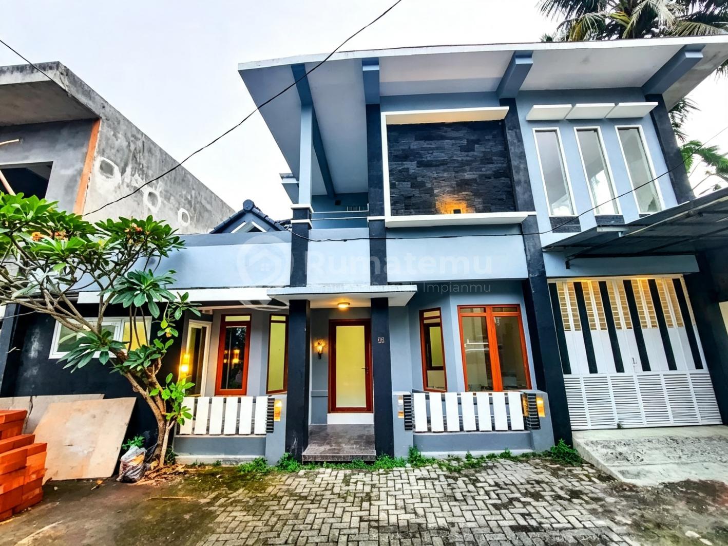 Dijual murah Rumah 2 lantai siap huni di Sleman, dekat Sleman City Hall
