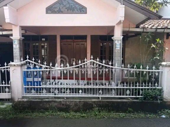 Itung itung jual tanah nya saja, bangunan bonus, harga dibawah pasaran