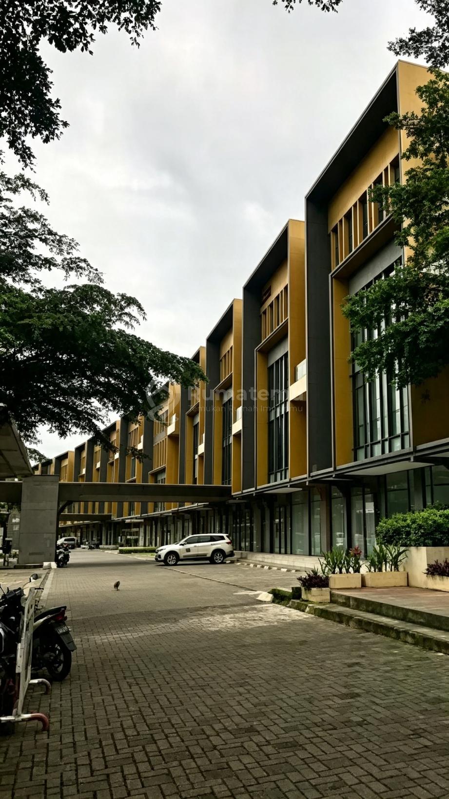 Gedung Pinggir Jalan, Hadap Row Boulevard, Bsd, Dekat Icon