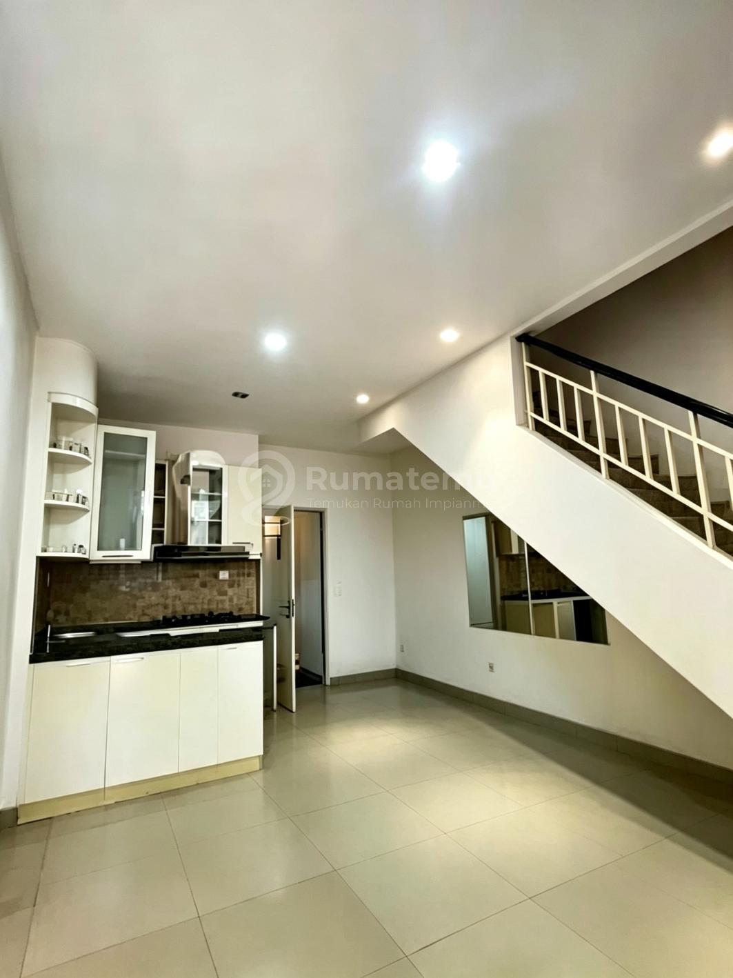 Dijual Rumah Semi-Furnished Hadap Selatan @Layar Permai