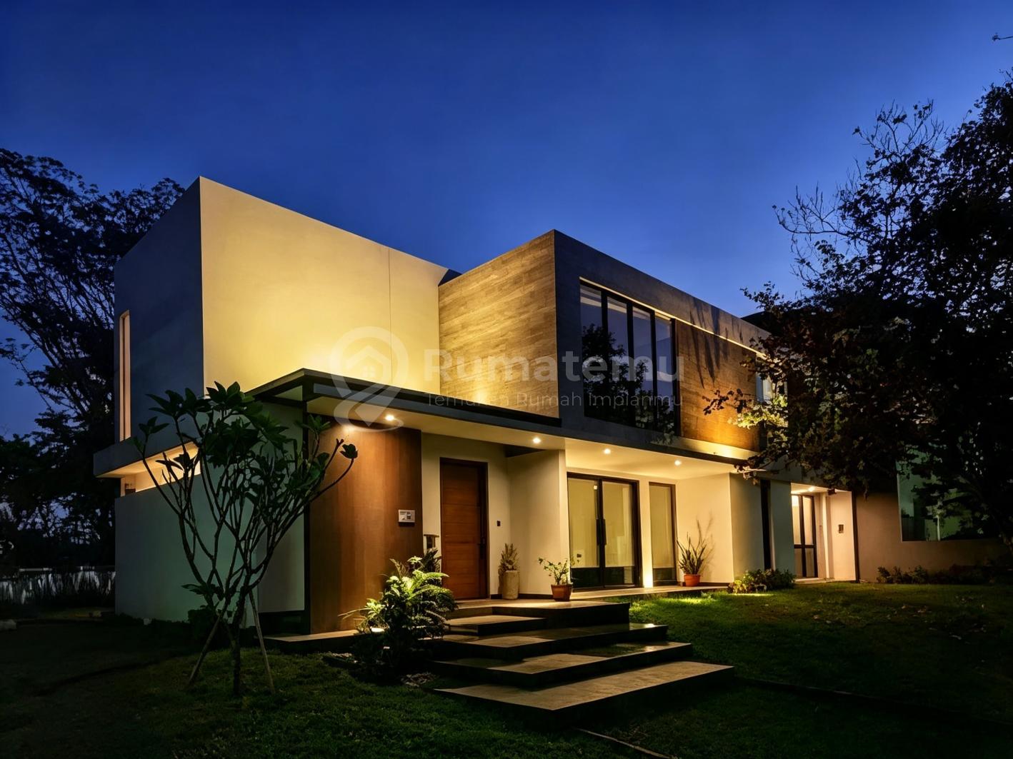 RumahBagus di Bsd City, Cluster Vermont, lokasi rimbun hijau dan asri, luas tanah 340 m2 luas bangunan 350 m2 harga 7,6 miliar