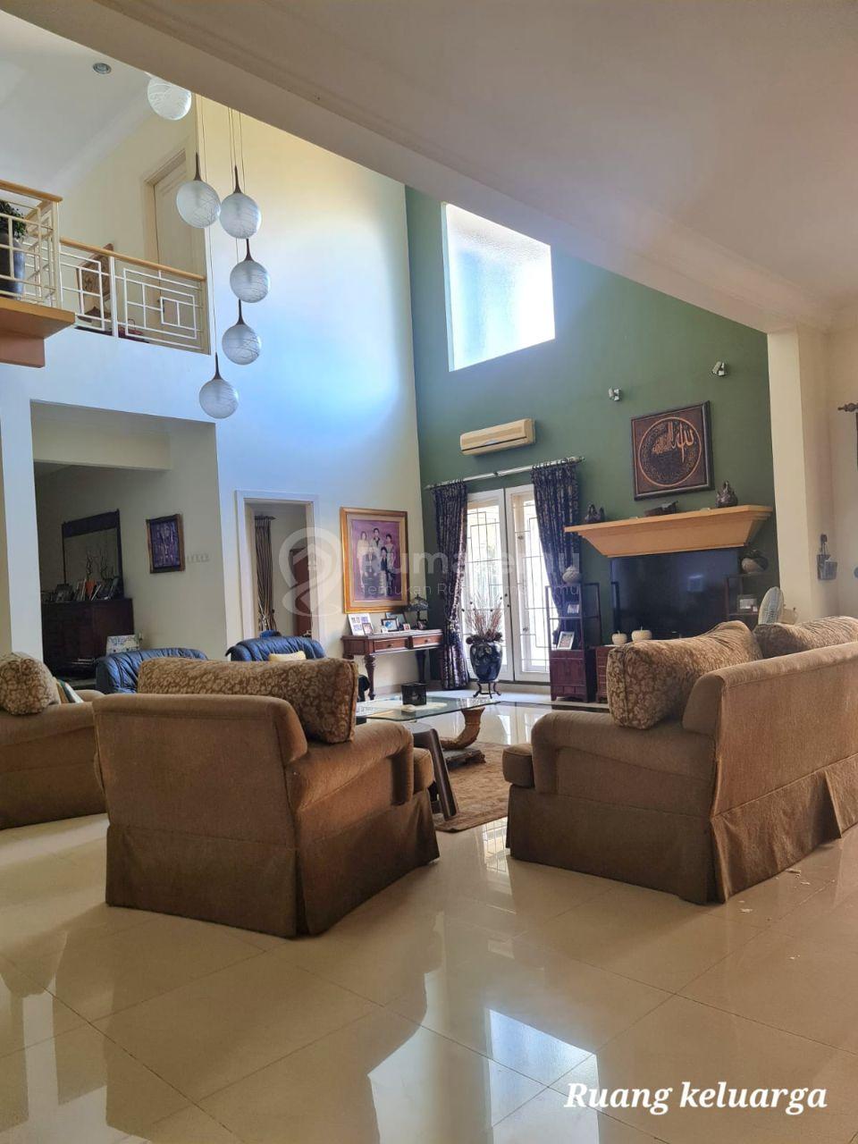 Rumah Mewah 2 Lantai di Menteng Bintaro Sektor 7 – LT 600 m², Ada Kolam Renang Harga Nego!