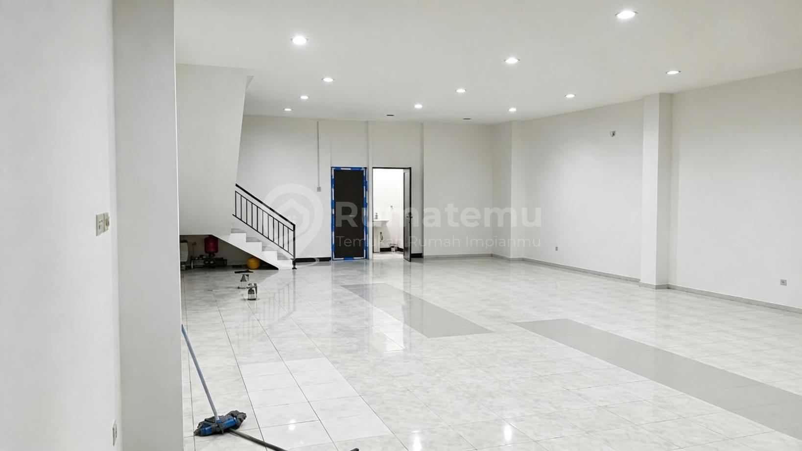 Dijual dan disewakan ruko gandeng di Kali Malang, Kayuringin Jaya, Bekasi Selatan, Kota Bekasi