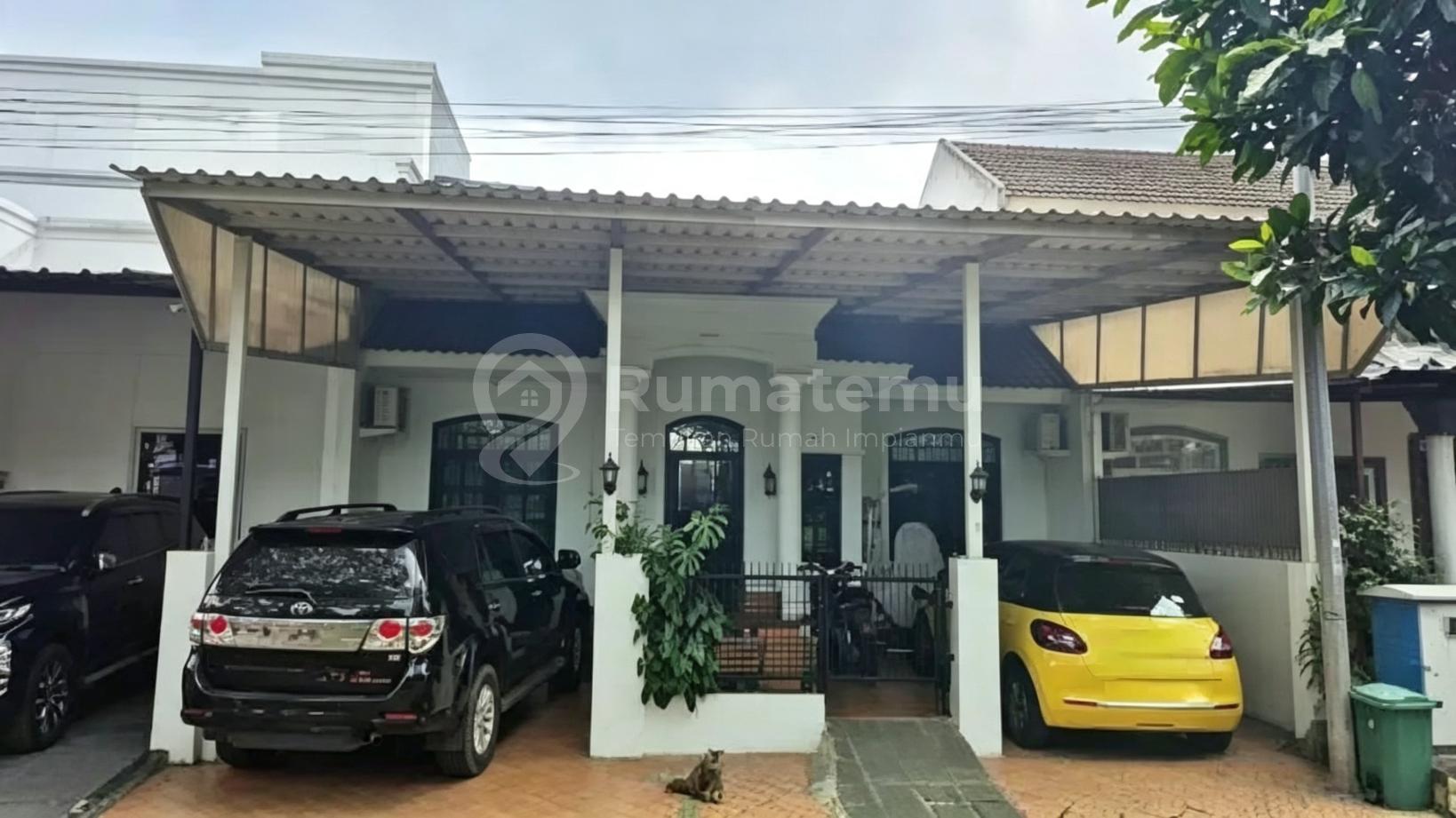 Rumah 2 Lantai Cantik Lokasi Strategis Hadap Taman Crysant BSD