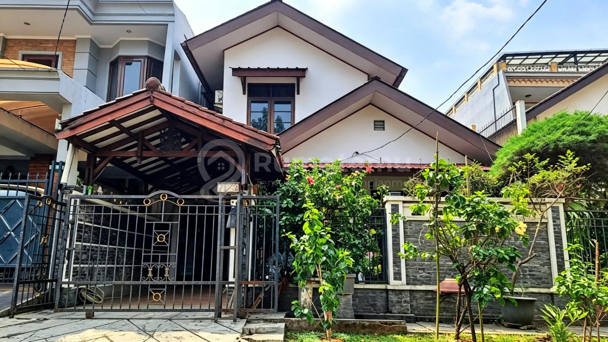 DiJual Rumah Perumahan Elite Duren Sawit Luas 180, Bangunan Terawat, Jalan Sangat Lebar, One Gate System, Luas 180M2 Harga 4 M Lokasi strategis