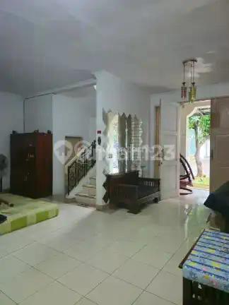 dijual murah rumah lebar 10 , lokasi strategis dikompleks beryl Gading serpong