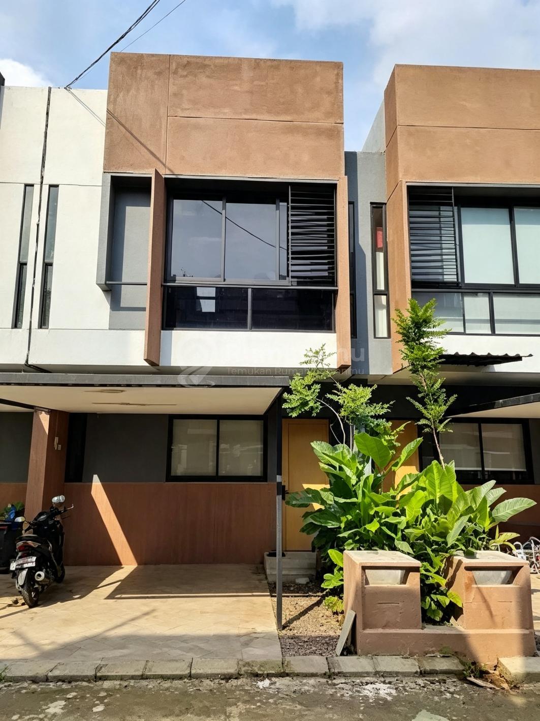 Rumah Siap Huni 2 Lantai Harga 1 Lantai Dekat Stasiun Citayam