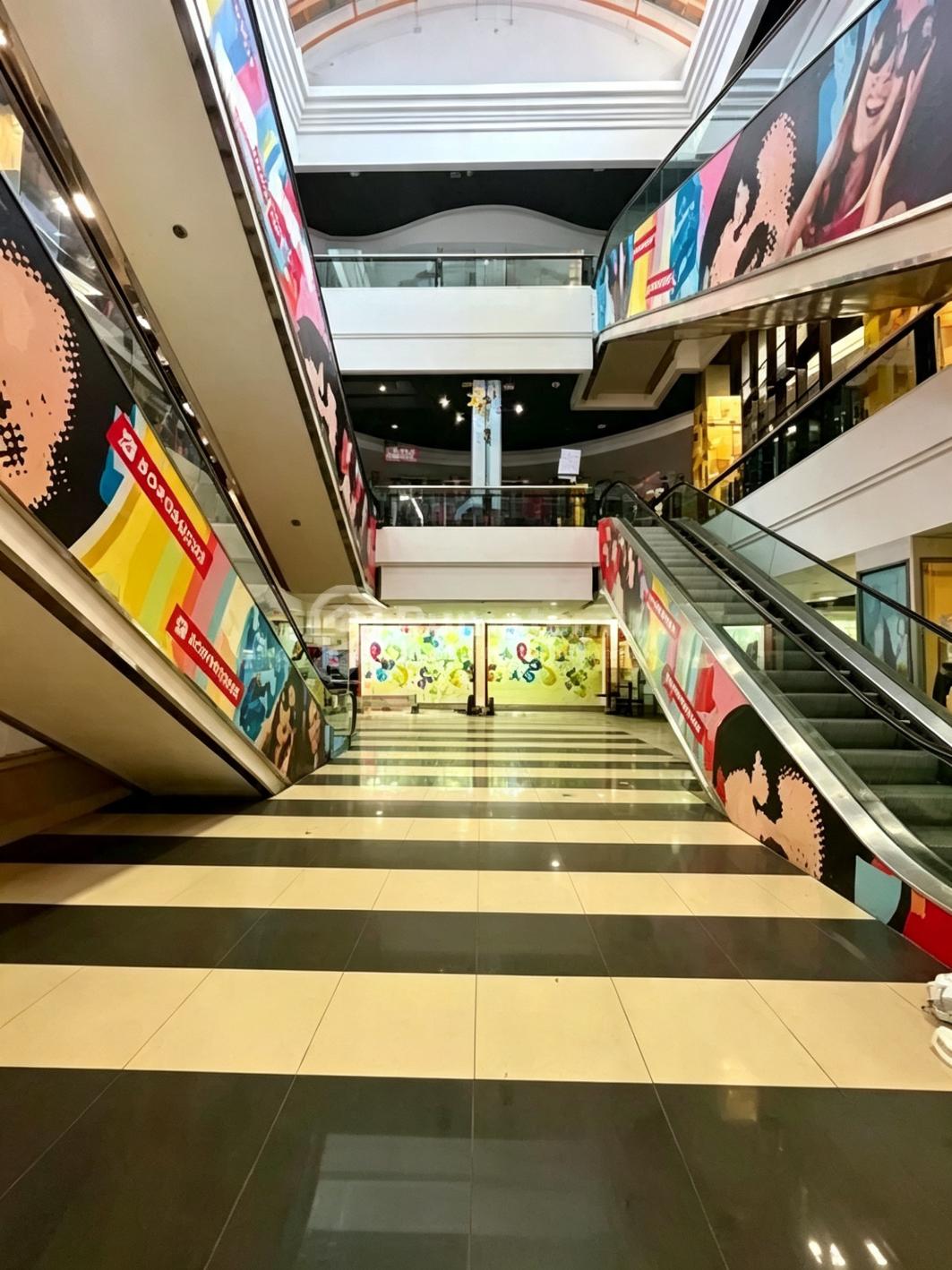 Dijual Gedung Ex Mall Area Bekasi Jawa Barat