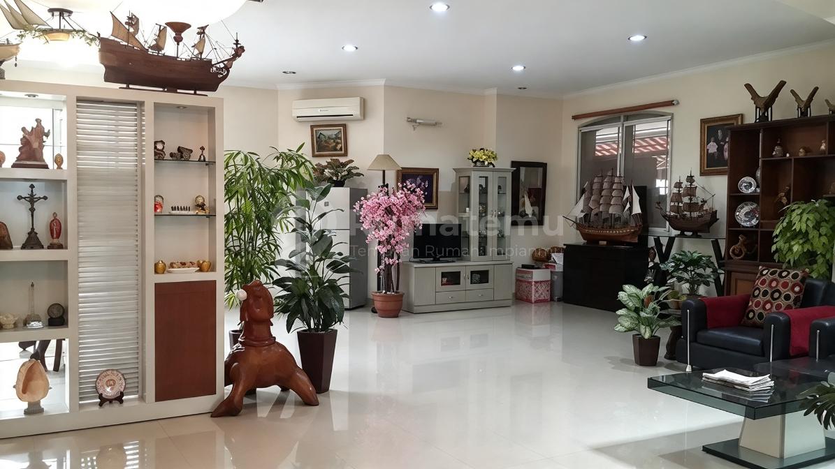 Dijual Rumah 5+2 KT Hook Bukit Gading Mediterania - Jakarta Utara