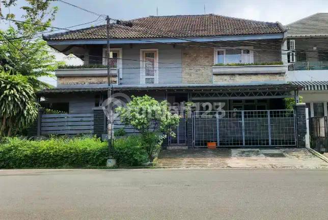 Rumah 2 Lantai Nyaman Strategis Siap Nego