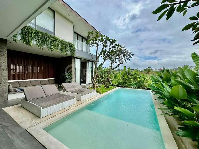 4 BEDROOMS LUXURY RICE FIELD VIEW STRATEGIC LOCATION AT BERAWA CANGGU