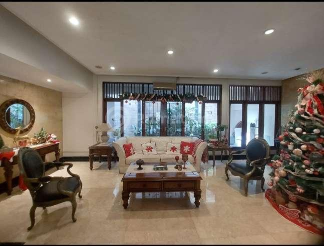 Dijual Rumah 2 lantai hook konsep villa yang asri di Pulomas