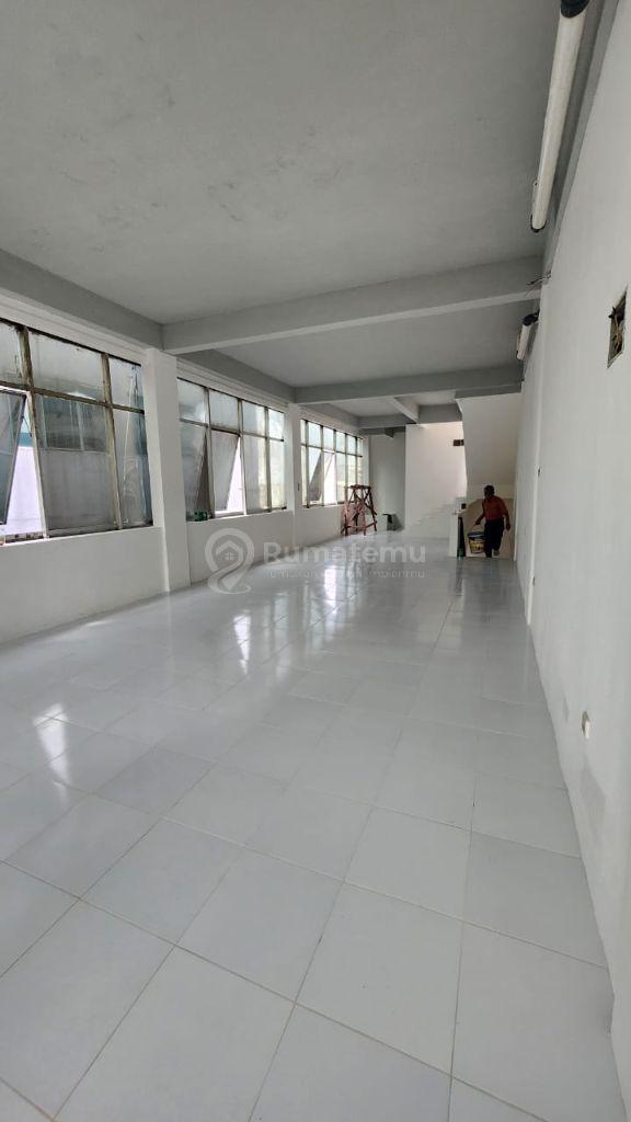 DIJUAL RUKO 3 LANTAI AREA KEBAYORAN BARU