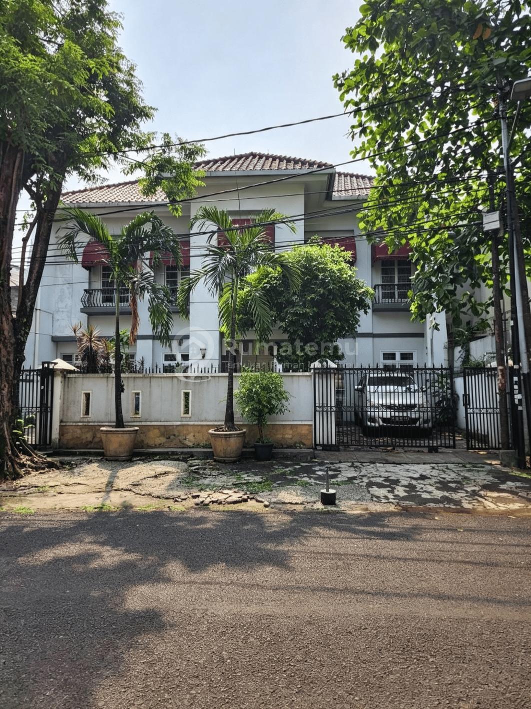 Dijual Rumah + Swimming Pool di Kebayoran Baru Area Senopati Dekat SCBD, Dekat ke senopati, Jakarta Selatan