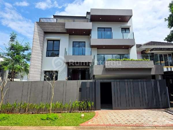 Rumah Brandnew Delatinos Modern Design BSD, Tangerang Selatan