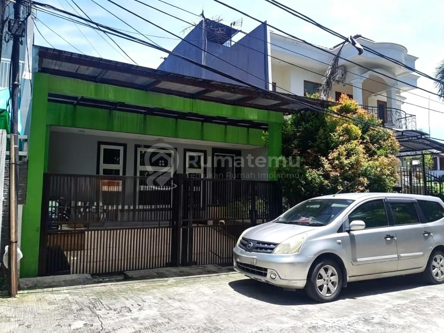 Dijual rumah dengan platfon tinggi, lantai marmer dalam komplek di Kelapa Gading, Pegangsaan Dua, Jakarta