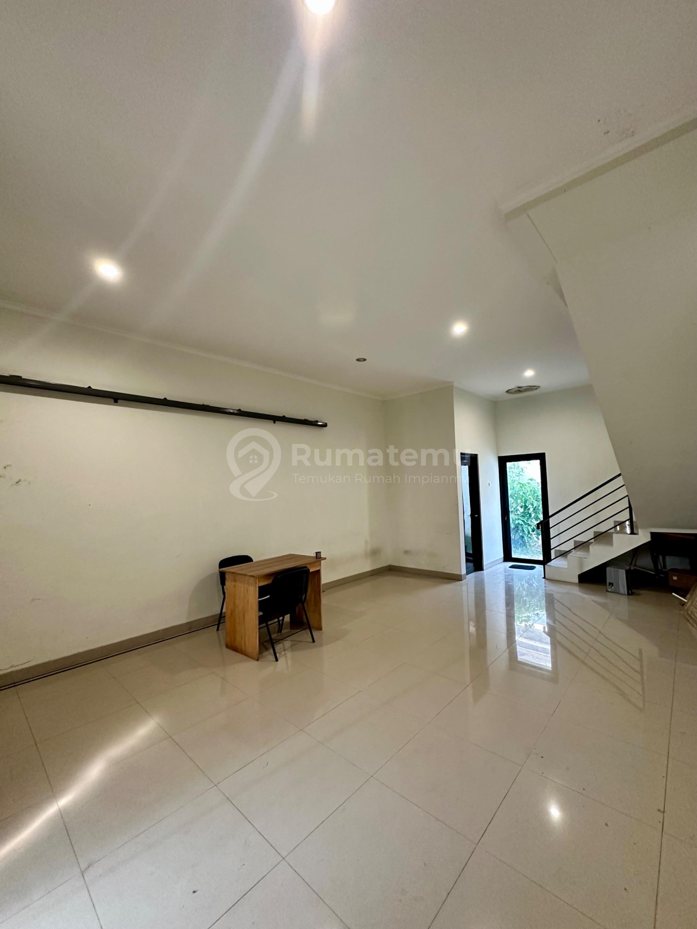 Disewakan Ruko Private Village - Jalan Utama Cikoneng