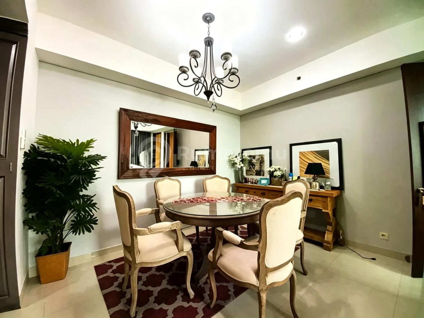 Disewakan Kemang Village Residence 2 BR, Private Lift