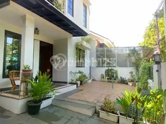 rumah bagus di kencanaloka BSD City tangsel 2 lantai 4 kamar, dekat ke stasiun rawabuntu