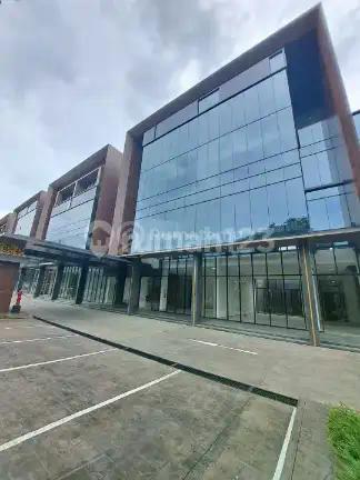 Perkantoran 4 Lantai di Jantung Kotanya Strategi
