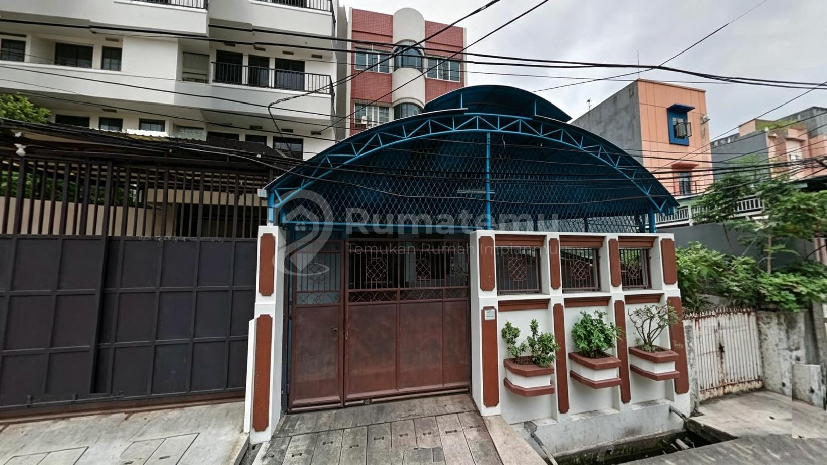 Jual rumah mewah luas sangat nyaman di dalam komplek di Keadilan, Keagungan, Taman Sari, Jakart