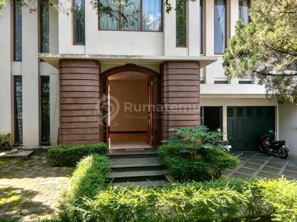 Dijual Rumah Istana Megah di Cluster Eksklusif Setra Duta Bandung - Jarang Ada