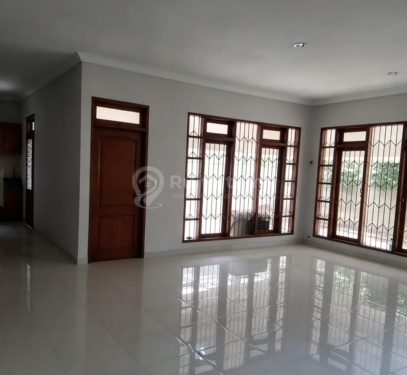 Dijual Rumah Tua 2 Lantai Cempaka Putih Timur Jakarta Pusat