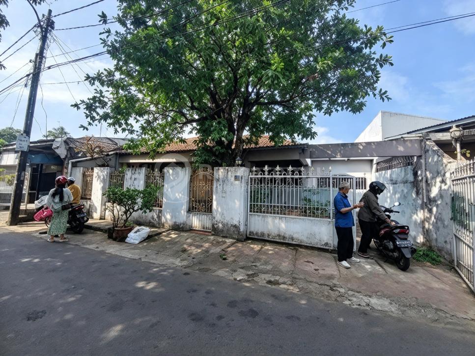 Dijual Rumah Hitung Harga Tanah Dekat Pintu Tol Petukangan Jaksel